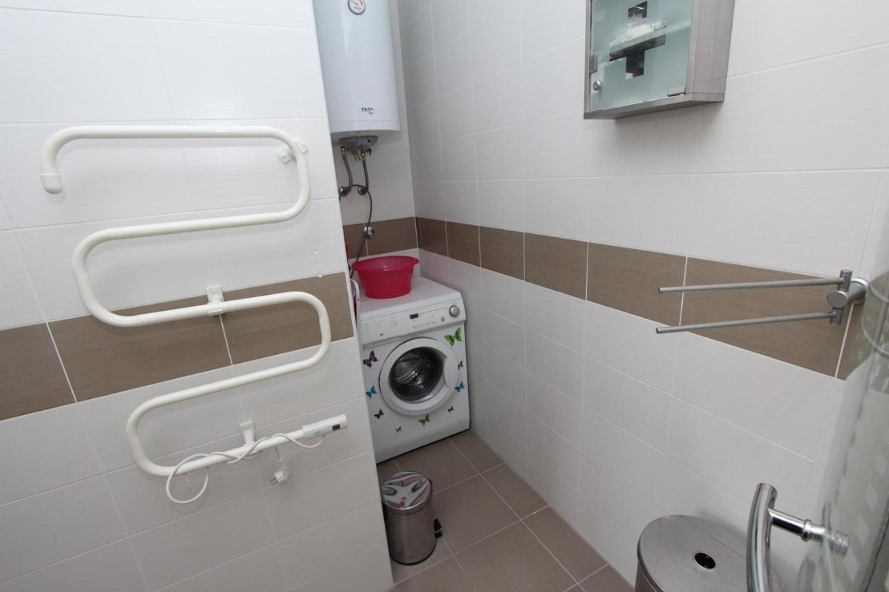 Apartment Adi โรวีน ภายนอก รูปภาพ